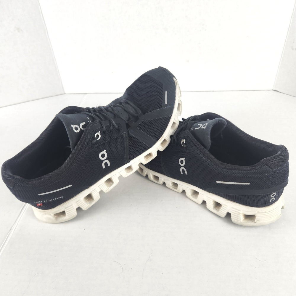 On Cloud 5 Womens Running Shoes Black White Size 9.5 Athletic Swiss Engineering